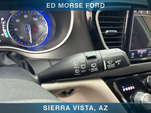 Used 2024 Chrysler Pacifica Touring-L FWD image 35