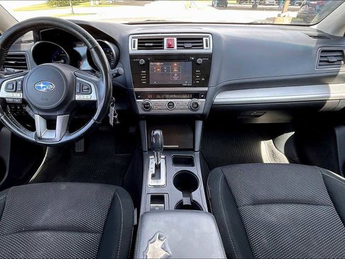 Used 2017 Subaru Outback 2.5i Premium image 15