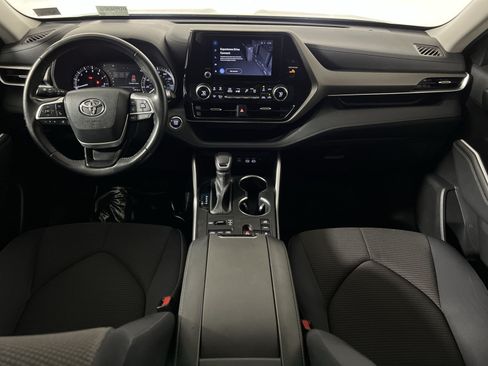 Used 2023 Toyota Highlander LE AWD/4WD image 22