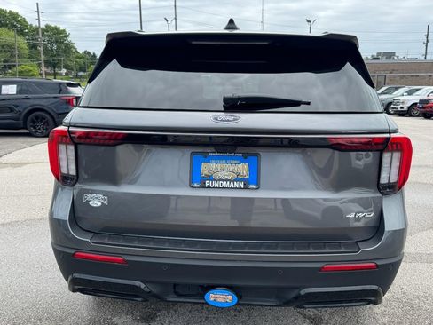 Used 2025 Ford Explorer ST-Line w/ ST-Line Street Pack AWD/4WD image 4