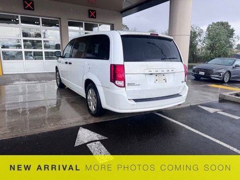 Used 2019 Dodge Grand Caravan SE FWD image 8
