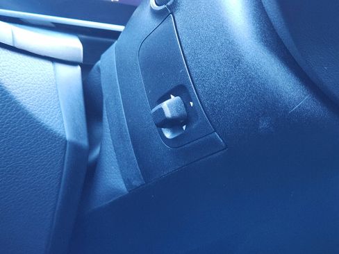 Used 2024 Mercedes-Benz GLC 300 4MATIC image 22