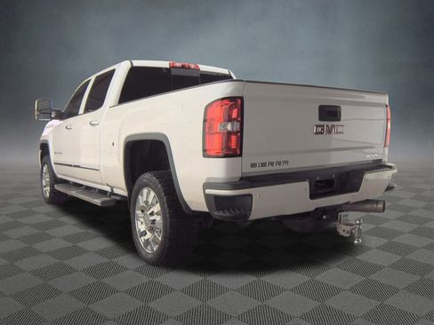 Used 2019 GMC Sierra 3500 Denali w/ Duramax Plus Package image 5
