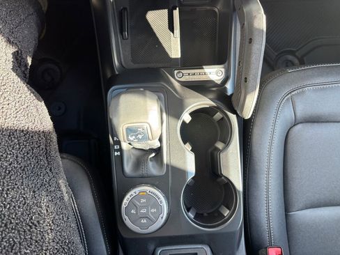 New 2025 Ford Bronco Badlands w/ Sasquatch Package image 26