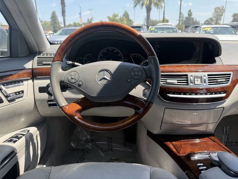 Used 2011 Mercedes-Benz S 550 image 16
