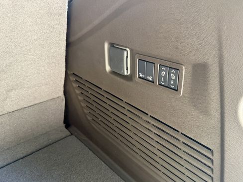 New 2026 GMC Yukon Elevation image 6