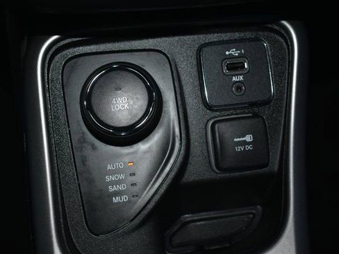 Used 2019 Jeep Compass Latitude image 27