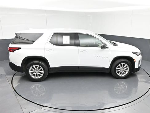 Used 2022 Chevrolet Traverse LS FWD image 24