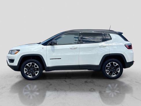 Used 2017 Jeep Compass Trailhawk w/ Leather Interior Group AWD/4WD image 3