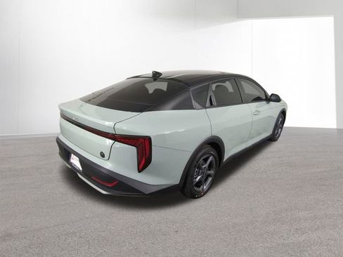 New 2025 Kia K4 LXS image 13