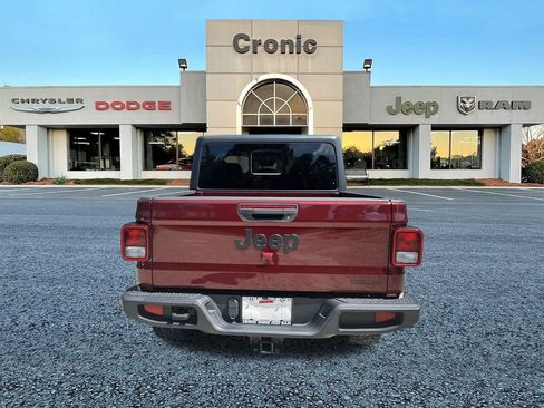 Used 2021 Jeep Gladiator Sport image 4