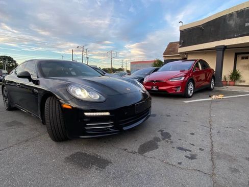 Used 2014 Porsche Panamera 4 w/ Premium Package image 8