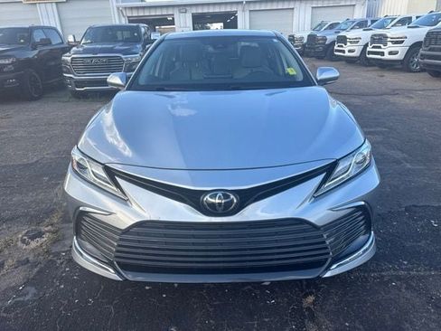 Used 2023 Toyota Camry XLE FWD image 8