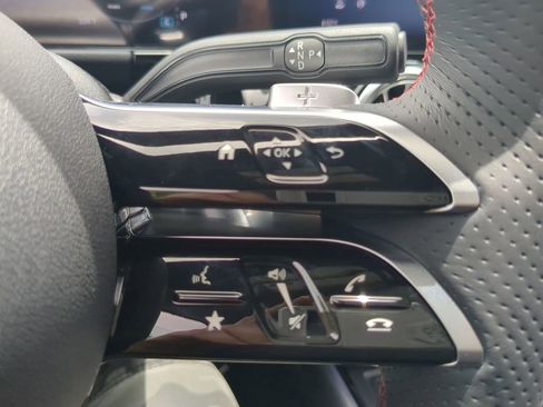 Used 2025 Mercedes-Benz GLA 250 4MATIC image 13