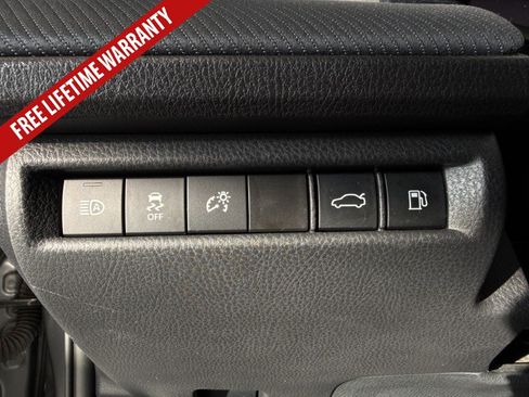 Used 2025 Toyota Camry SE FWD image 32