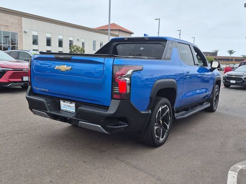 Used 2026 Chevrolet Silverado EV LT AWD/4WD image 8