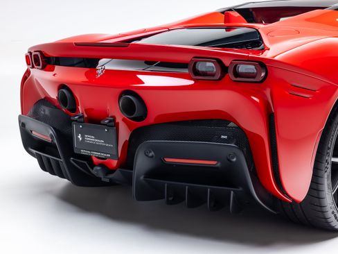 Certified 2025 Ferrari SF90 Spider AWD/4WD image 21