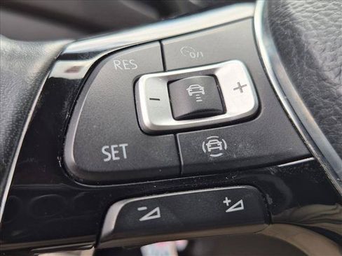 Used 2021 Volkswagen Tiguan SE R-Line FWD image 10