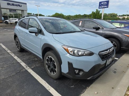 Used 2021 Subaru Crosstrek 2.0i Premium AWD/4WD image 3