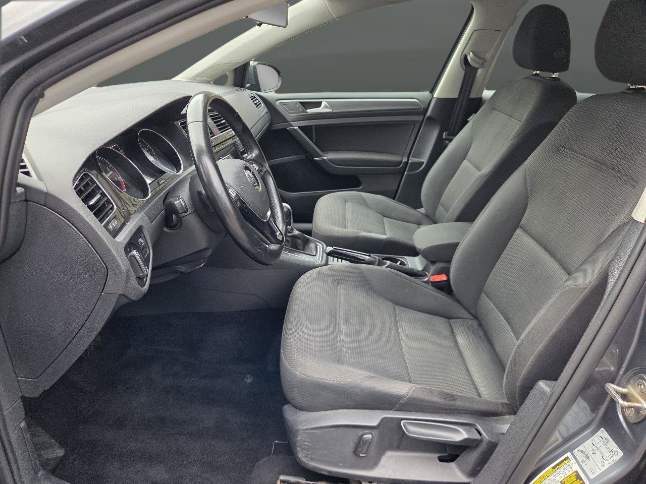 Used 2019 Volkswagen Golf S AWD/4WD image 9
