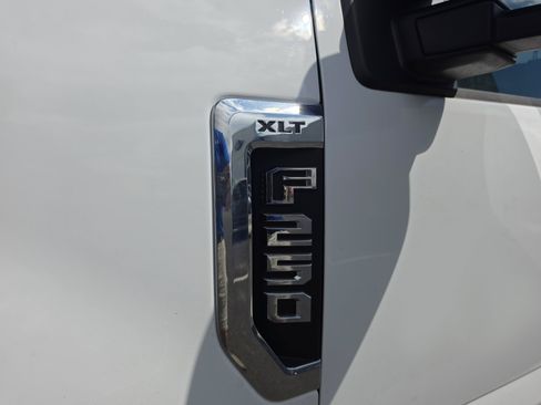 Used 2022 Ford F250 XLT AWD/4WD image 11