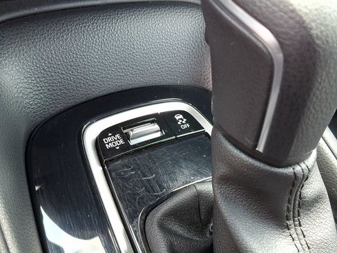 Certified 2023 Toyota Corolla SE w/ Carpet Mat Package (TMS) FWD image 17