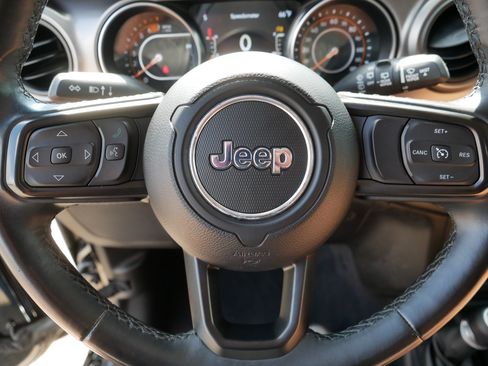 Used 2021 Jeep Wrangler Unlimited Sport AWD/4WD image 25