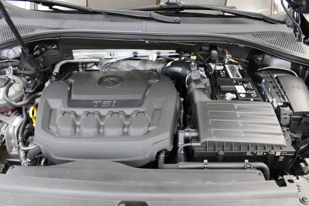 Certified 2022 Volkswagen Tiguan SE FWD image 29
