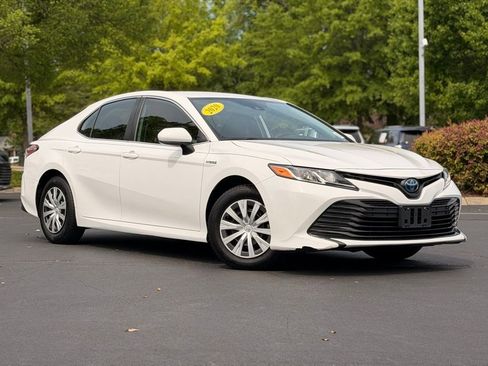 Used 2020 Toyota Camry LE FWD image 2
