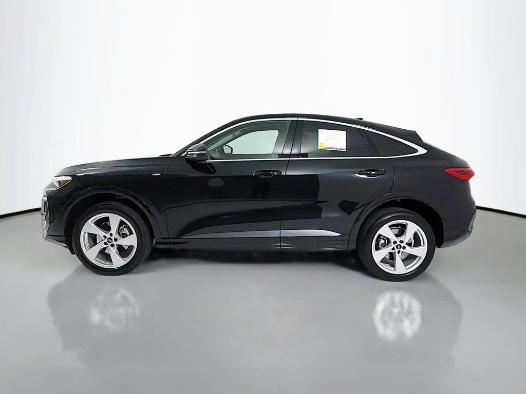 Used 2025 Audi Q5 Premium Plus w/ Premium Plus AWD/4WD image 4