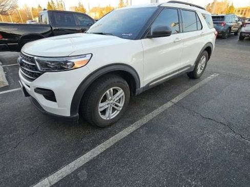 Used 2021 Ford Explorer XLT image 1