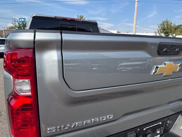 Used 2024 Chevrolet Silverado 2500 LT w/ All Star Edition AWD/4WD image 9