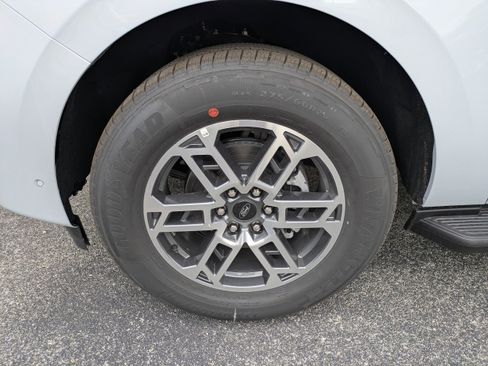 New 2025 Ford Expedition Active image 11