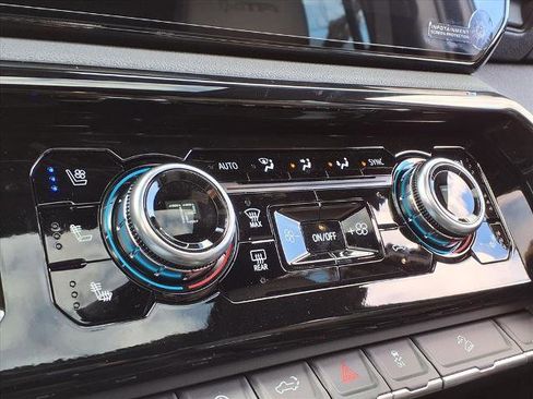 New 2026 GMC Sierra 1500 AT4 w/ AT4 Premium Package image 8