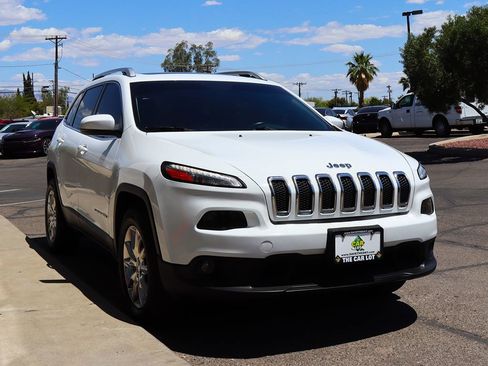 Used 2016 Jeep Cherokee Limited image 14