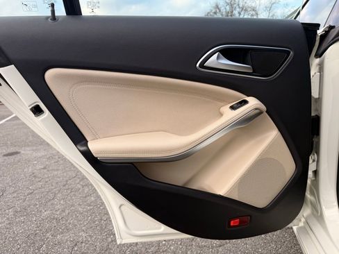 Used 2014 Mercedes-Benz CLA 250 4MATIC image 24