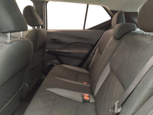 Used 2019 Nissan Kicks S FWD image 18
