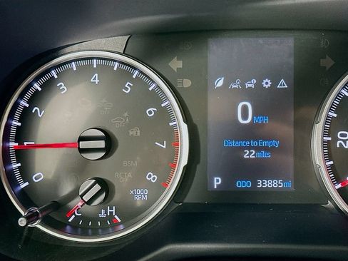 Used 2022 Toyota RAV4 LE FWD image 12