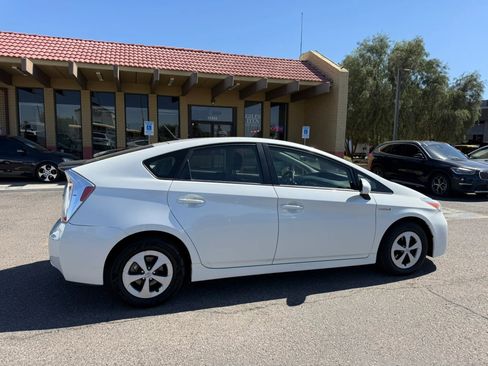 Used 2015 Toyota Prius Two FWD image 11
