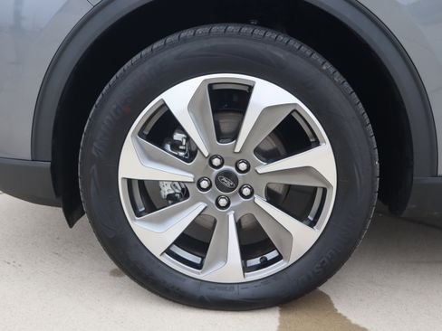 Used 2025 Ford Escape Platinum w/ Premium Technology Package image 27