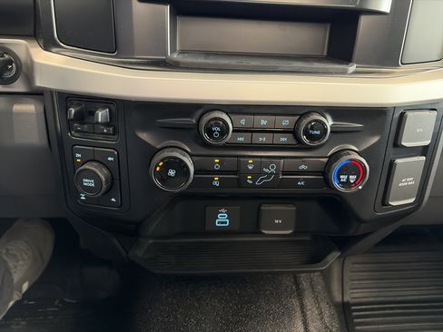 Used 2024 Ford F250 XL w/ 360-Degree Camera Package image 21