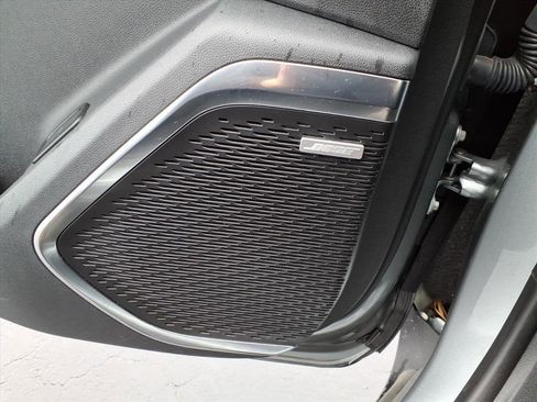 Used 2025 GMC Acadia Elevation image 25