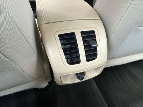 Used 2017 Ford Taurus SE FWD image 41