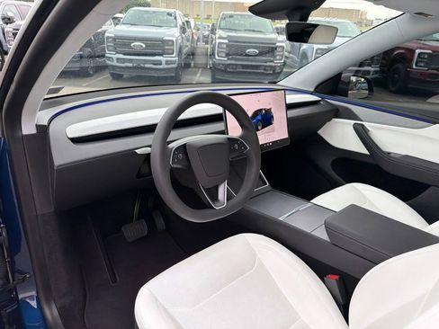 Used 2026 Tesla Model Y Long Range RWD image 12