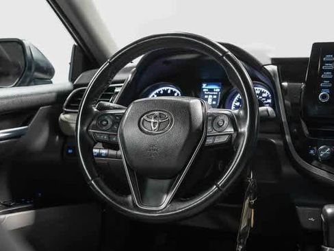 Certified 2022 Toyota Camry SE image 17
