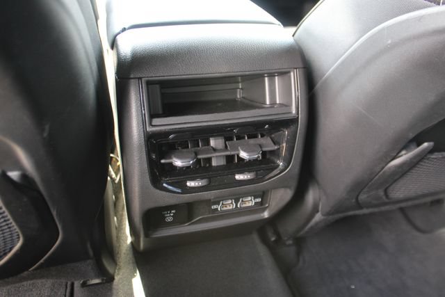 Used 2024 Jeep Grand Cherokee Altitude AWD/4WD image 28