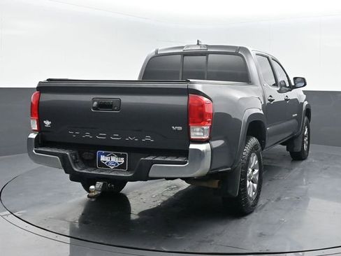 Used 2017 Toyota Tacoma SR5 image 7