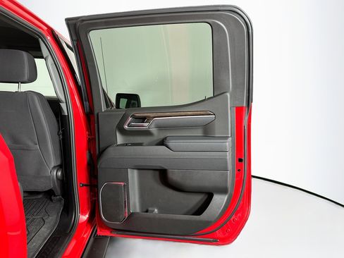 Used 2025 GMC Sierra 1500 Elevation image 29