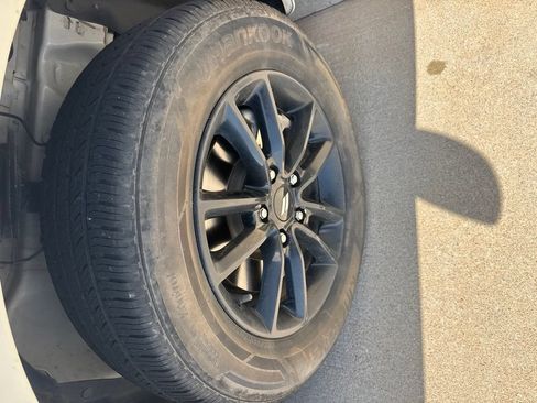 Used 2019 Dodge Journey SE w/ Blacktop Package FWD image 4
