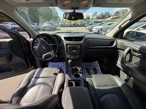 Used 2015 Chevrolet Traverse LT FWD image 13